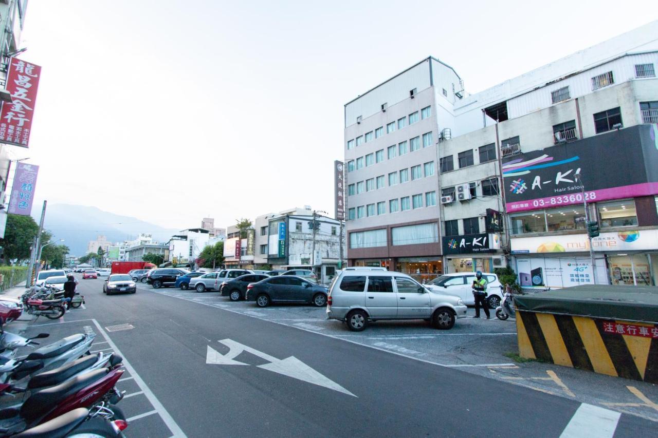 Love Inn Hualien City Exterior photo